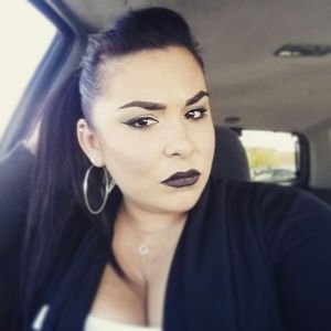 Meet your Posher, Corina